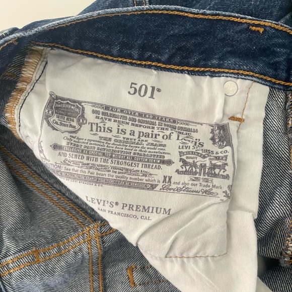 Levi’s Big E Red Tag Dark Blue Shorts - Picture 9 of 13